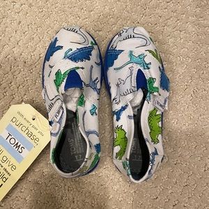 TOMS toddler shoes, NWT size 7